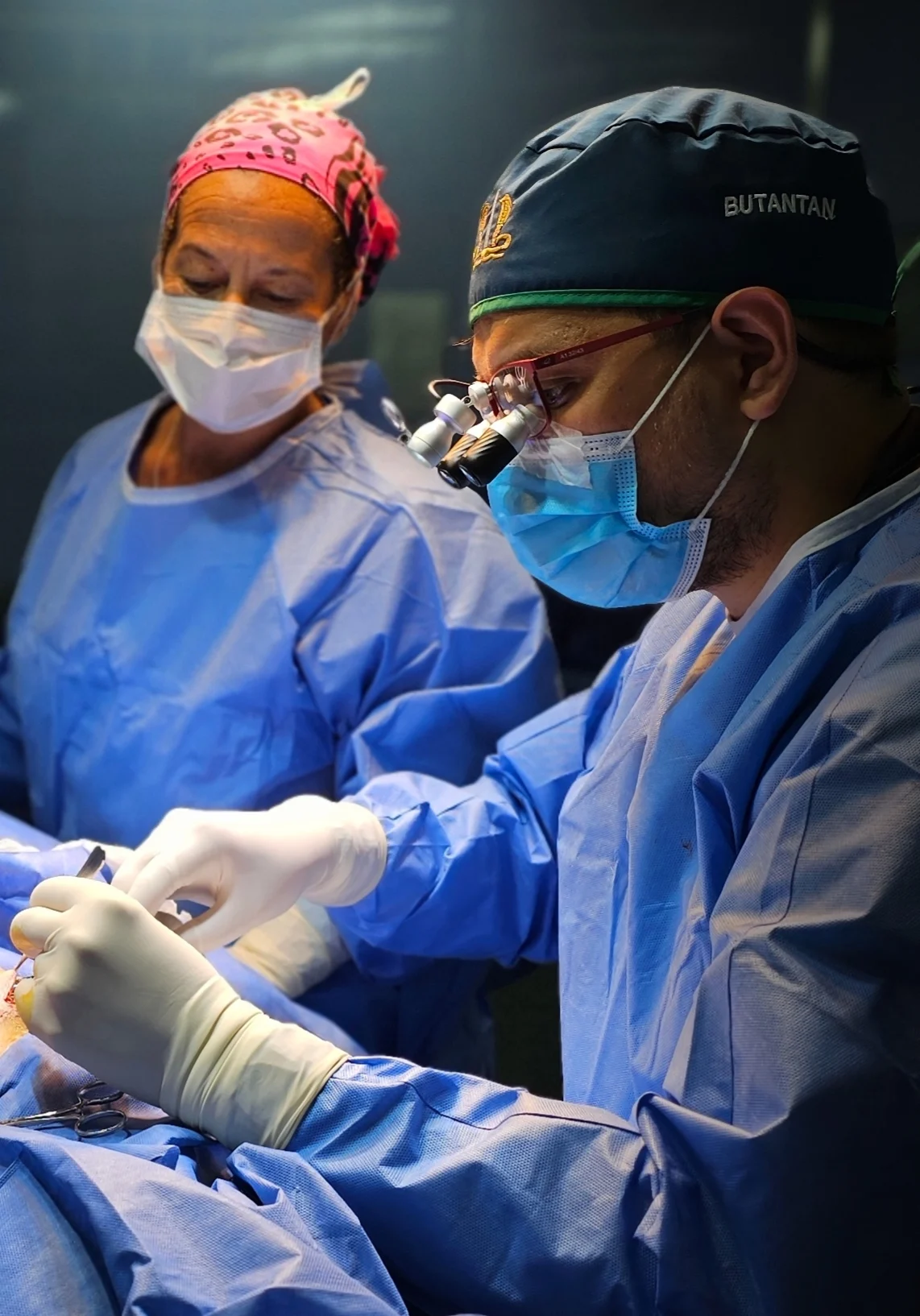 Dr. León Graneros — Cirujano Plástico